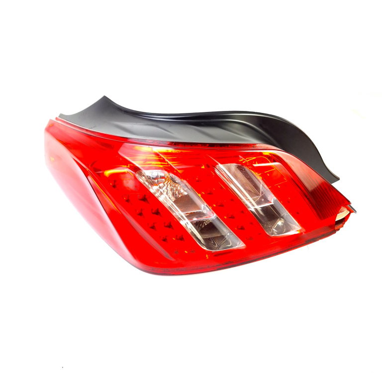 Lampa Stop Spate / Tripla Peugeot 508 2010-2023 2.0 Hdi Hybrid4 Awc Rhc (Dw10Cted4) Motorina Stanga 9686293780A, 9686 2937 80 A Koito