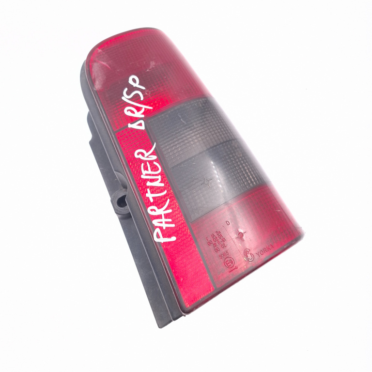 Lampa Stop Spate / Tripla Peugeot Partner 1 1996-2013 Dreapta 4505012, 4505012, E95085, Fia2A000201, Rs0002