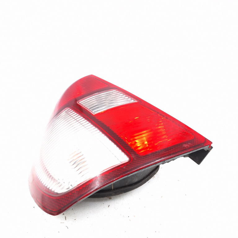 Lampa Stop Spate / Tripla Renault Clio 2 / Symbol 1 1998-2008 1.5 Dci (Sb07) K9K 700 Motorina Caroserie Stanga G2350