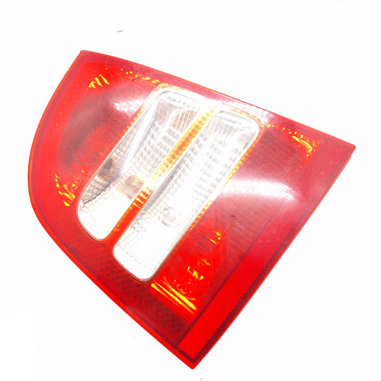 Lampa Stop Spate / Tripla Skoda Octavia 1 (1U) 1996-2010 1.9 Tdi Asv Motorina Stanga 1U6945095, 1U6945111, Yu3X13405Ba, Yu3X13441Ba, Yu3X13N536Ba