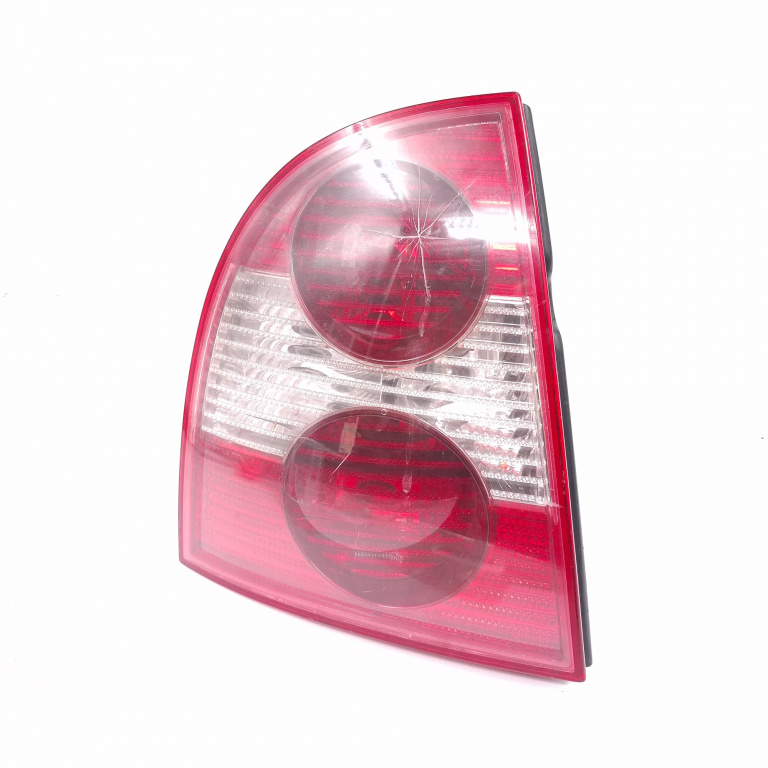 Lampa Stop Spate / Tripla Stanga,caroserie VW PASSAT B5, B5.5 1996 - 2005 3B5945095AE, 3B5945257B, 284001, 58221