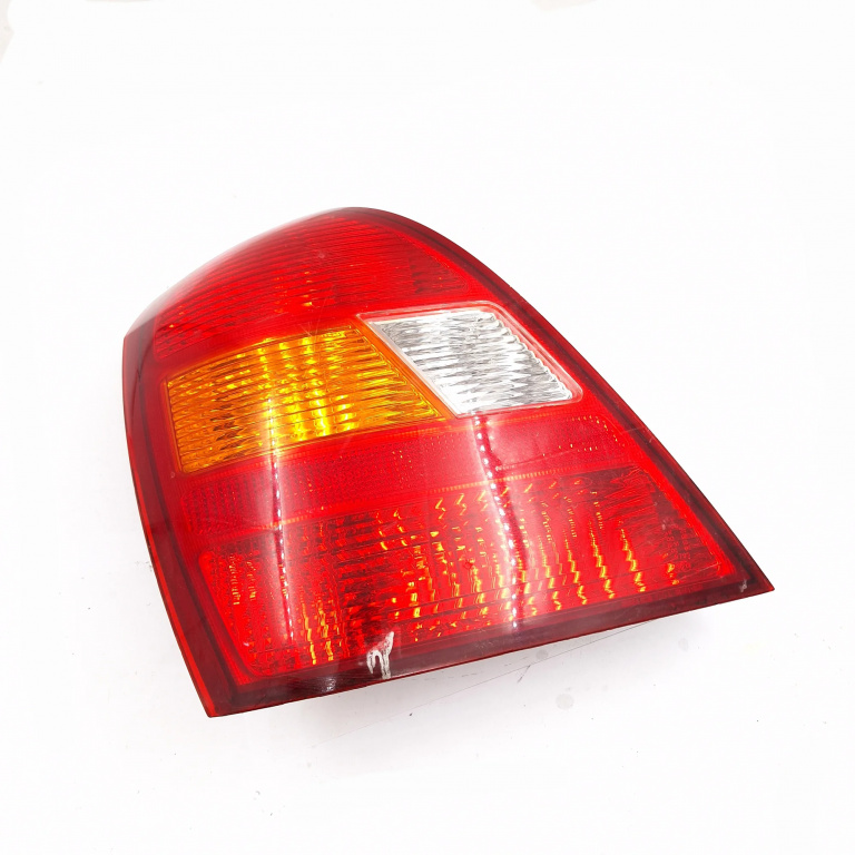 Lampa Stop Spate / Tripla Stanga Hyundai Elantra (Xd) 2000-2006 924012D0, 9795E13