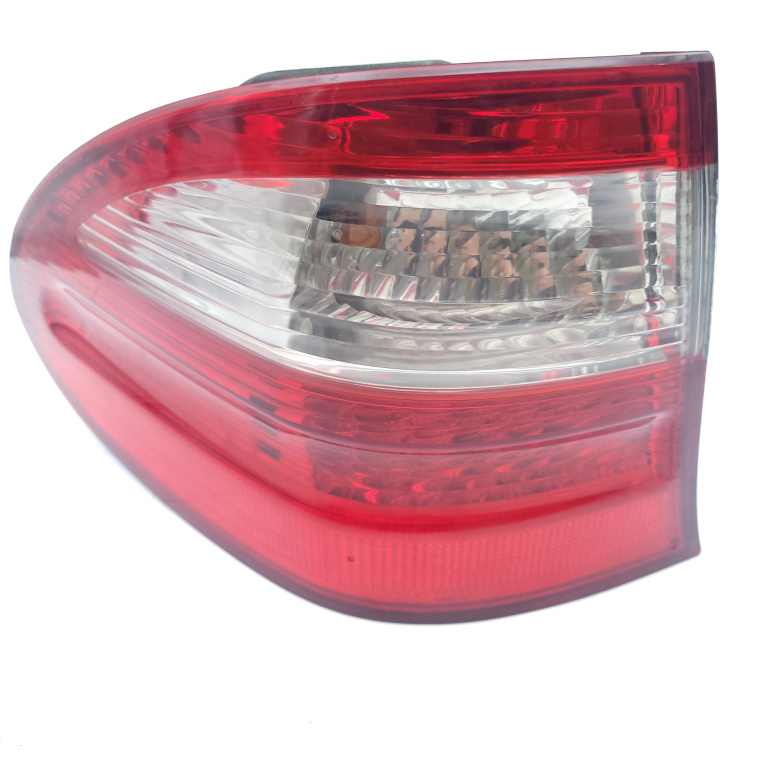 Lampa Stop Spate / Tripla Stanga Mercedes-Benz E-Class (W211) 2002-2009 E 270 Cdi (211.016) Om 647.961 Motorina Bara Spate A2118200711, A 211 820 07 11, 211 820 07 11, 2118200711