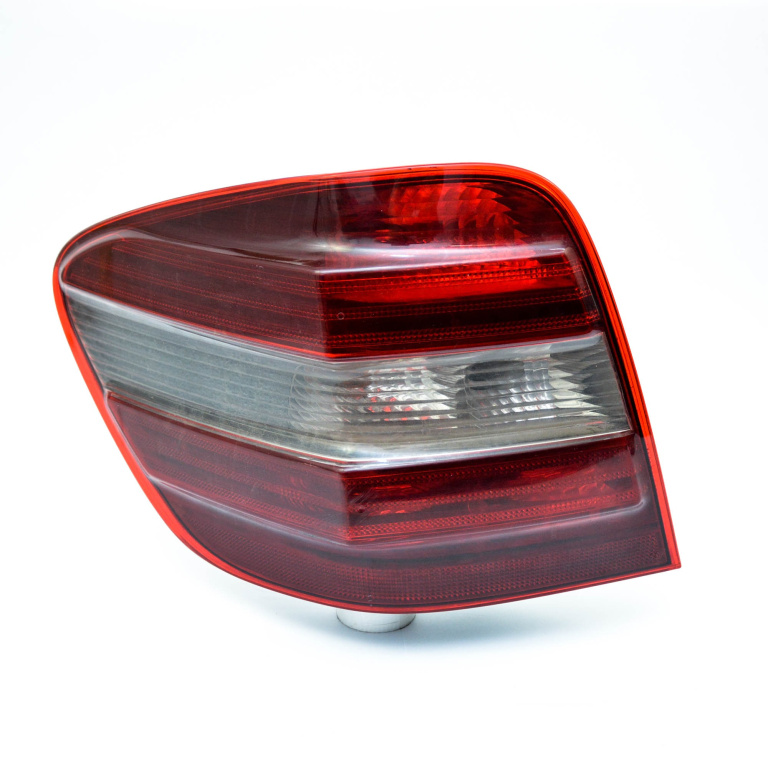 Lampa Stop Spate / Tripla Stanga Mercedes-Benz Ml / M-Class (W164) 2005-2011 Ml 320 Cdi 4-Matic (164.122) Om 642.940 Motorina Caroserie A1648202164, A1648203964, A1649061100