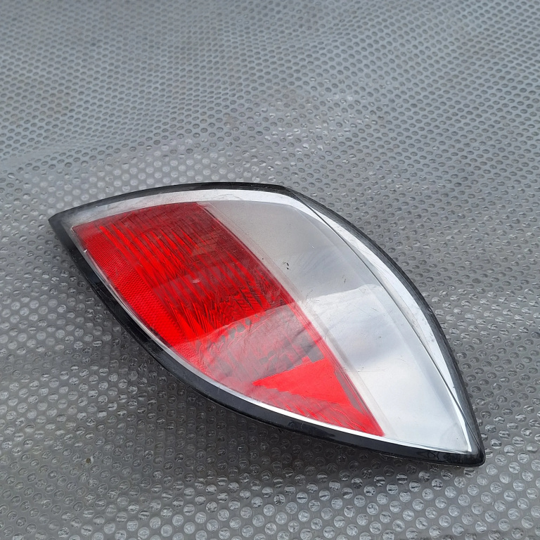 Lampa Stop Spate / Tripla Stanga Opel Astra H 2004-2012 9El16046800, 462141722, 159726 Hella