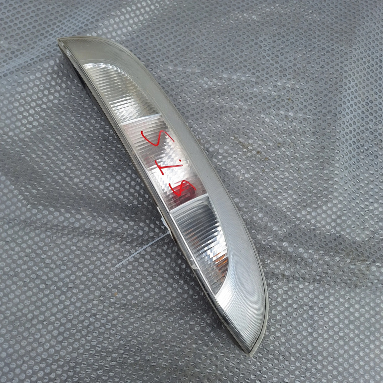 Lampa Stop Spate / Tripla Stanga Opel Corsa C 2000-2006 1.2 Z 12 Xep Benzina 13227126, 89070104 Valeo