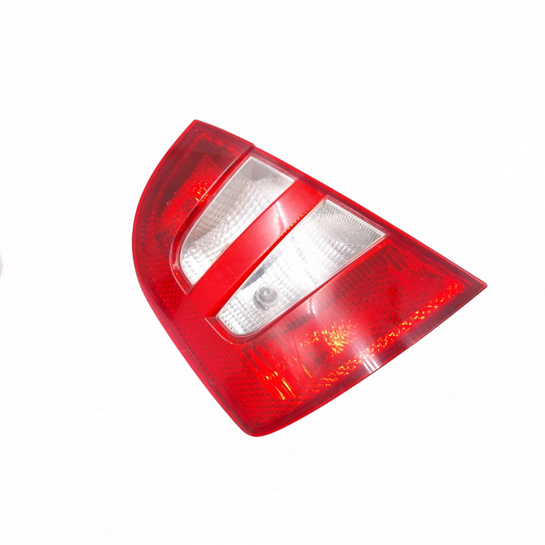 Lampa Stop Spate / Tripla Stanga Skoda Fabia 1 1999-2007 1.4 Ame Benzina 6Y6945095, 6Y6945111, Xu3X13405Aa