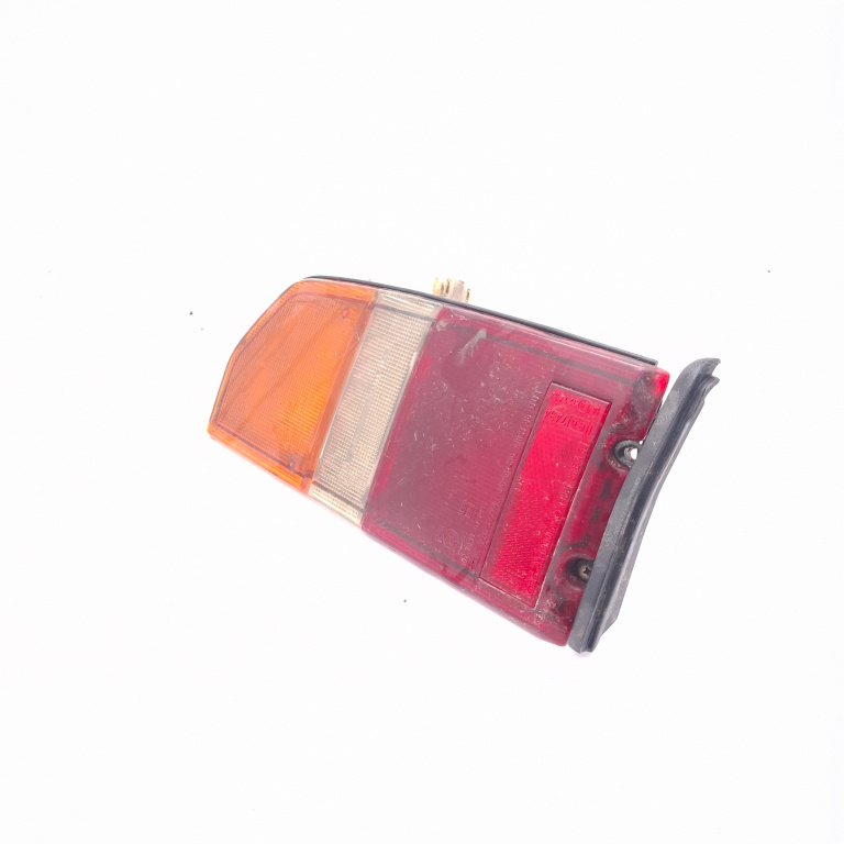 Lampa Stop Spate / Tripla Suzuki Vitara (Et, Ta) 1988-1998 Caroserie Dreapta 22032224A, 3308801, 220-32224, E6027434, E67434, Saea66 Koito