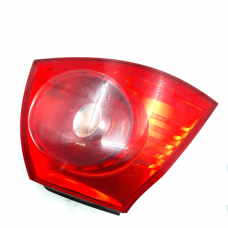 Lampa Stop Spate / Tripla Vw Golf 5 2003-2009 Stanga 1K6945095E, 1K6 945 095 E, 028490102C, 028 490 102 C, 00021055
