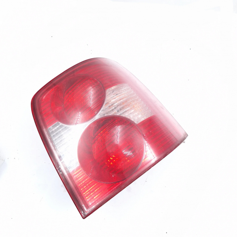 Lampa Stop Spate / Tripla Vw Passat B5, B5.5 1996-2005 Caroserie Dreapta 89301414, 88673
