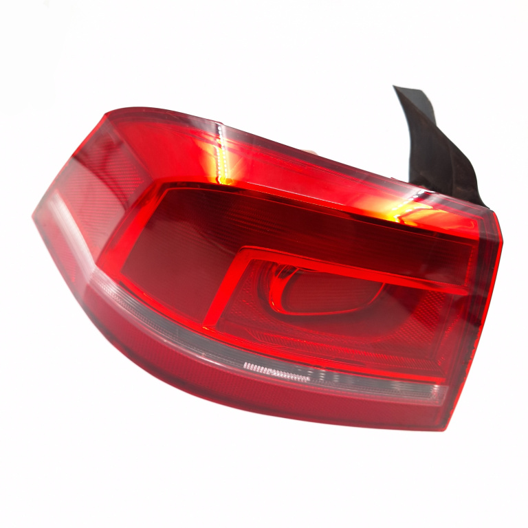 Lampa Stop Spate / Tripla Vw Passat B7 2010-2014 2.0 Tdi Cffb Motorina Caroserie Stanga 3Ae945095F, 3Ae945095, 3Ae 945 095 F, 3Ae 945 095, 90004873 Valeo