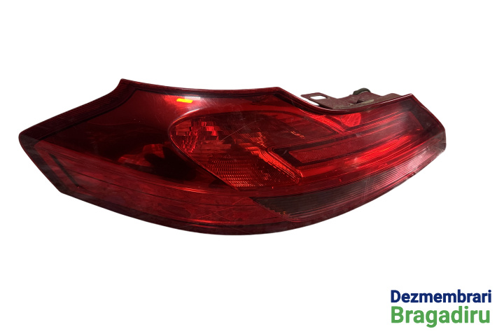 Lampa stop stanga Cod: 13226856 13226856 Opel Insignia A [2008 - 2014] Sports Tourer wagon 5-usi 2.0 CDTI MT (130 hp) Cod motor: A20DTH, Cod culoare: Z177