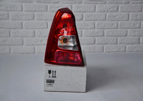Lampa stop stanga Dacia Logan 2008-2012 NOUA 8200744760 OE