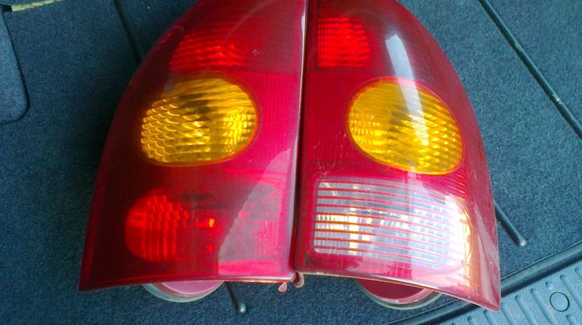 Lampa stop stanga, dreapta tripla spate renault megane 1 break 1998-2003