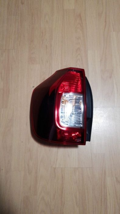 Lampa stop stanga noua Dacia Logan 2 MCV OEM ELBA