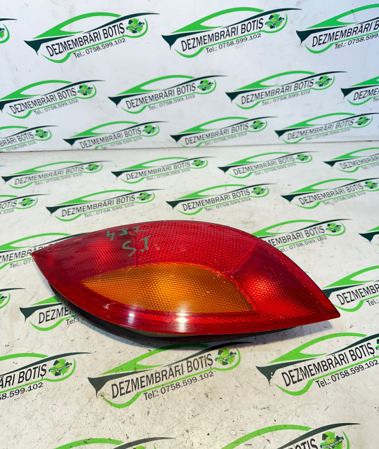 Lampa stop stanga pe aripa Ford Ka [1996 - 2008] Hatchback 3-usi 1.3 MT (60 hp)