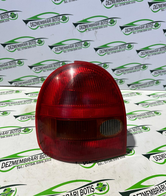 Lampa stop stanga pe aripa Opel Corsa