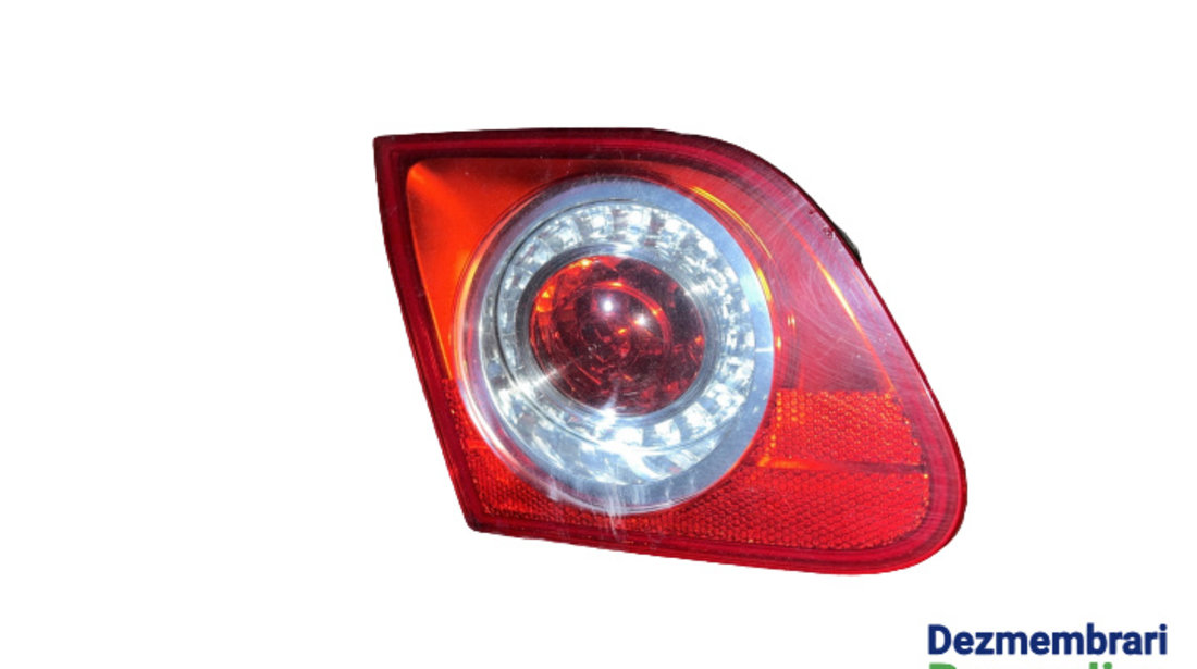 Lampa stop stanga pe capota portbagaj Volkswagen VW Passat B6 [2005 - 2010] Sedan 4-usi 2.0 TDI MT (140 hp) LA7W