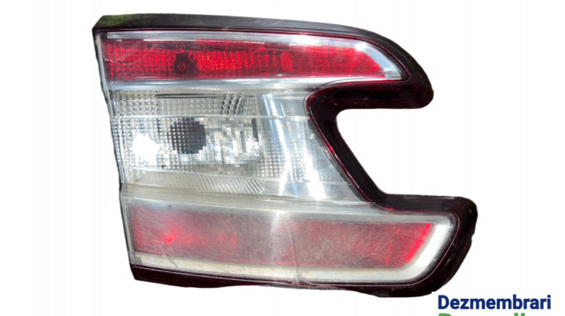 Lampa stop stanga pe haion Atentie este cu defect!!! Renault Megane 3 [2008 - 2014] wagon 5-usi 1.9 dCi MT (130 hp) EURO 5