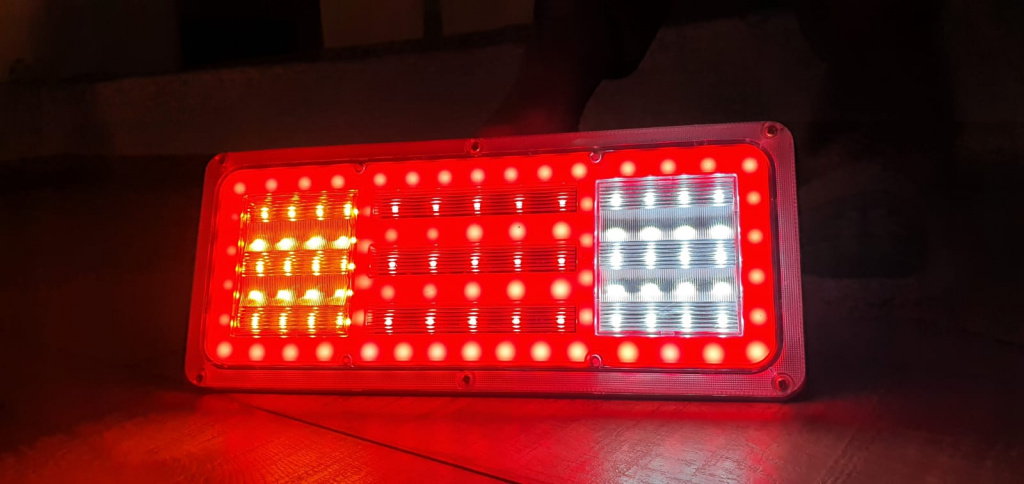 Lampa stopuri LED basculabila autoutilitara iveco,renault,vw,mercedes,fiat,,peugeot,ford
