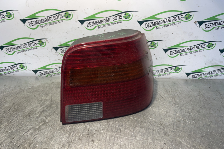 Lampa / Tripla stop dreapta pe aripa 1J6945257 Volkswagen VW Golf 4 [1997 - 2006] Hatchback 5-usi 1.4 MT (75 hp)