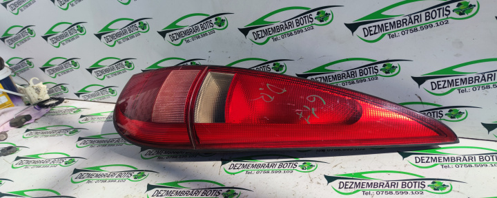Lampa / Tripla stop dreapta pe aripa /617 Renault Laguna [facelift] [1998 - 2001] Grandtour wagon 1.6 MT (108 hp)