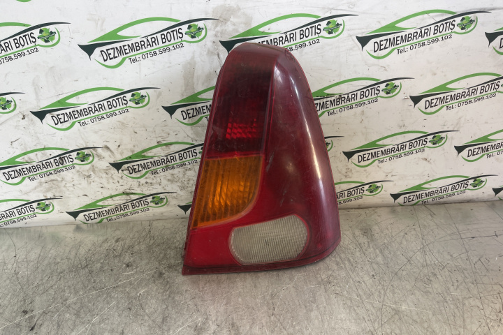 Lampa / Tripla stop dreapta pe aripa 8200211019 Dacia Logan [2004 - 2008] MCV 1.5 dci MT (84 hp)
