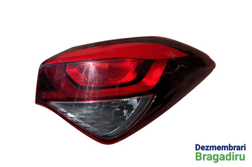 Lampa / Tripla stop dreapta pe aripa Atentie are un colt spart !!!! Cod: 92402-C8000 92402-C8000 Hyu...