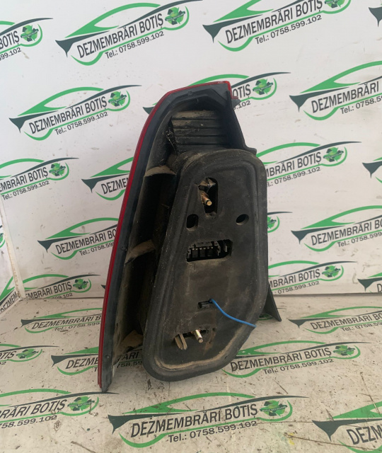 Lampa / Tripla stop dreapta pe aripa Dacia Logan [2004 - 2008] Sedan 1.4 MT (75 hp)