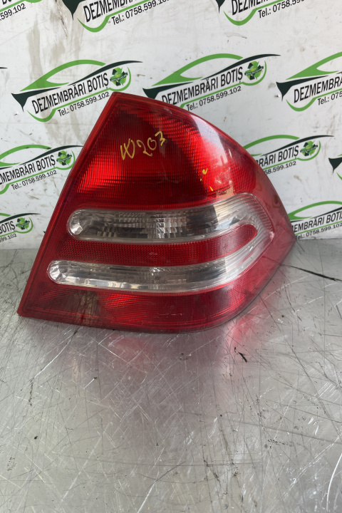 Lampa / Tripla stop dreapta pe aripa Mercedes-Benz C-Class W203 [2000 - 2004] Sedan 4 - usi C 180 AT (130 hp)
