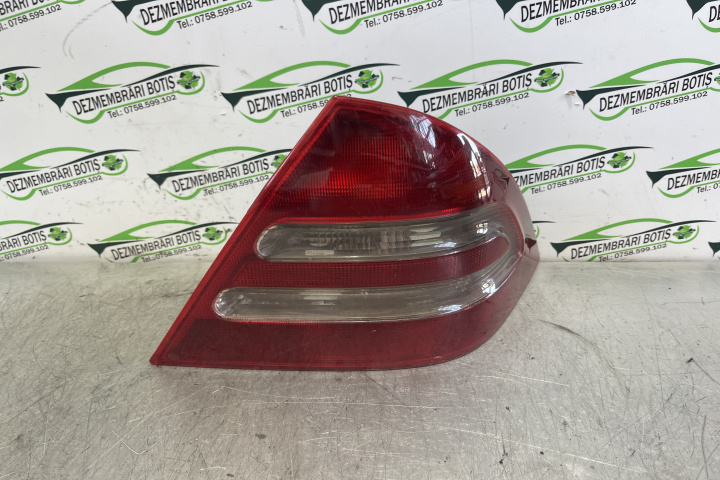 Lampa / Tripla stop dreapta pe aripa Mercedes-Benz C-Class W203 [2000 - 2004] Sedan 4 - usi C 180 AT (130 hp)
