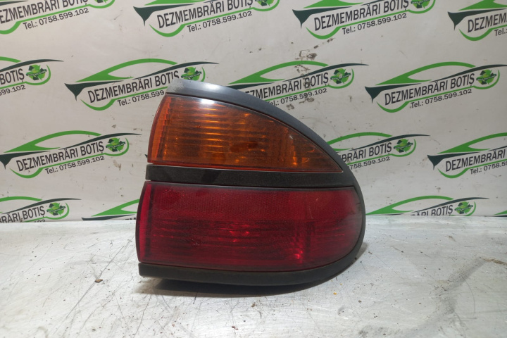 Lampa / Tripla stop dreapta pe aripa Renault Laguna [facelift] [1998 - 2001] Liftback 1.6 MT (108 hp)