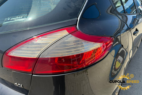 Lampa Tripla stop dreapta pe aripa Renault Megane 3 [2008 - 2014]