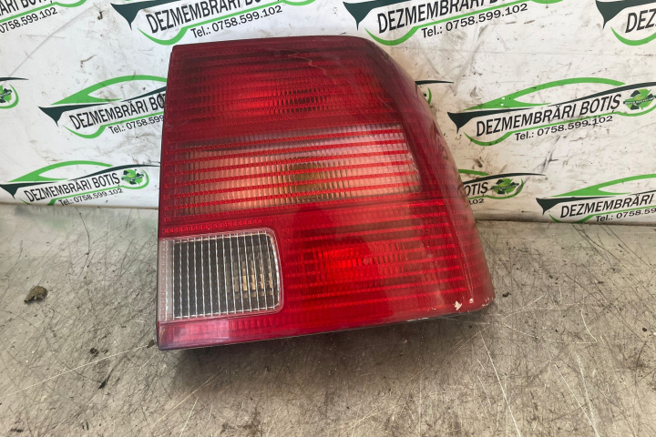Lampa / Tripla stop dreapta pe aripa Volkswagen VW Bora [1998 - 2005] Sedan 1.9 TDI MT (115 hp)