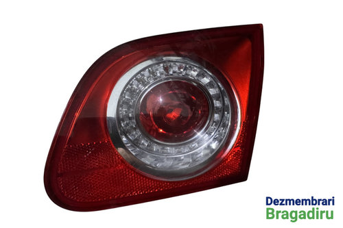 Lampa / Tripla stop dreapta pe capota portbagaj Cod: 3C5945094F 3C5945094F Volkswagen VW Passat B6 [...