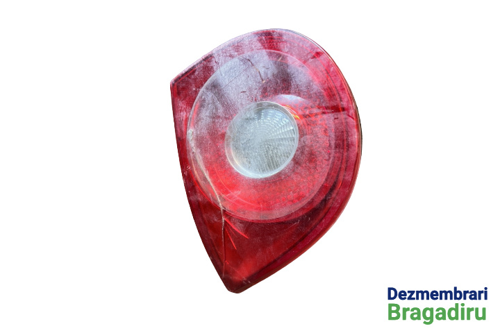 Lampa / Tripla stop dreapta pe haion Cod: 1K6945094G Atentie este fisurata!!! Volkswagen VW Golf 5 [2003 - 2009] Hatchback 3-usi 1.4 MT (75 hp) Cod motor: BCA
