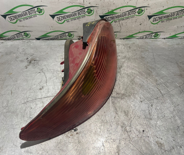 Lampa / Tripla stop dreapta pe haion Renault Clio 2 [1998 - 2005] Hatchback 5-usi 1.4 MT (75 hp)