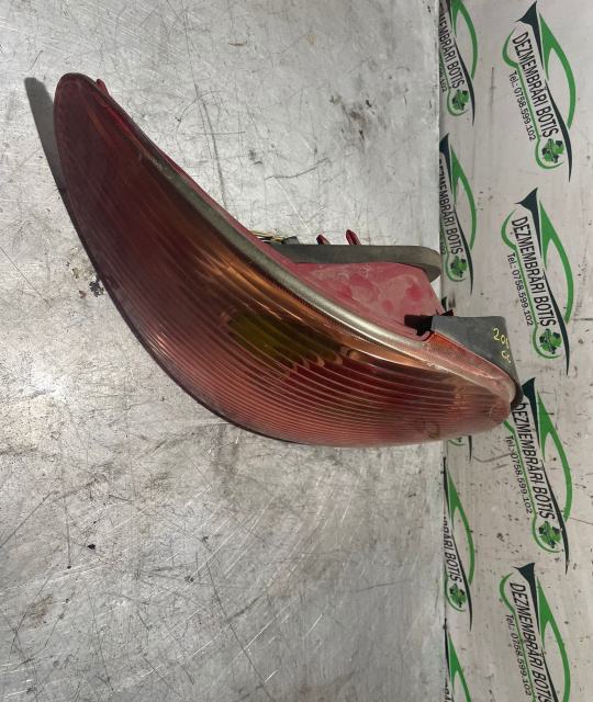 Lampa / Tripla stop dreapta pe haion Renault Clio 2 [1998 - 2005] Hatchback 5-usi 1.4 MT (75 hp)