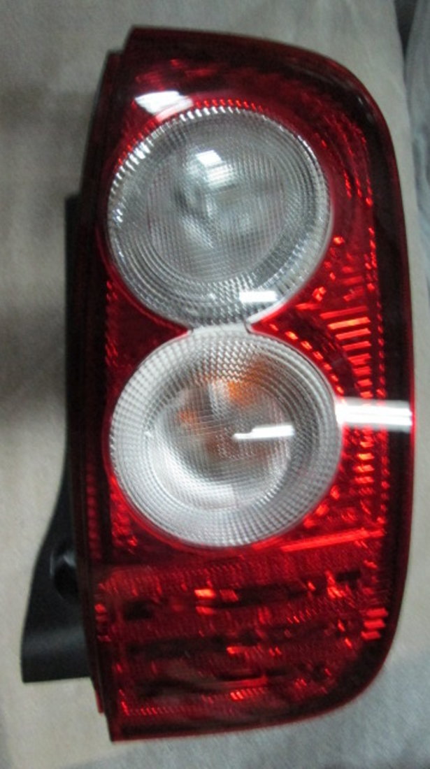 Lampa Tripla Stop dreapta spate Nissan Micra K12 cod 26550-BC500