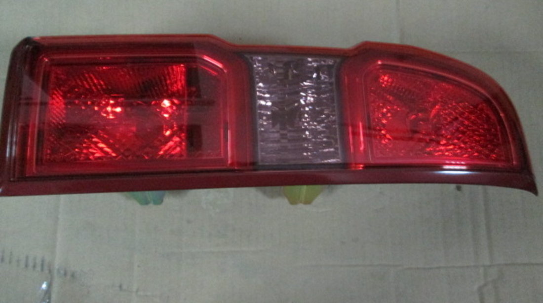 Lampa / Tripla Stop spate stanga Nissan Patrol Y61 cod 26559-vd305