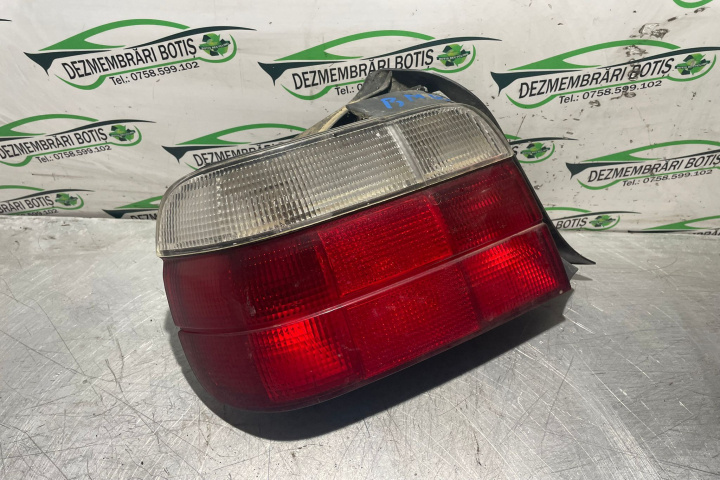 Lampa / Tripla stop stanga pe aripa 9 402 924 005 09 97 9 402 924 005 09 97 BMW Seria 3 E36 [1990 - 2000] Compact hatchback 316i MT (105 hp)