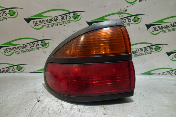 Lampa / Tripla stop stanga pe aripa Renault Laguna [facelift] [1998 - 2001] Liftback 1.6 MT (108 hp)