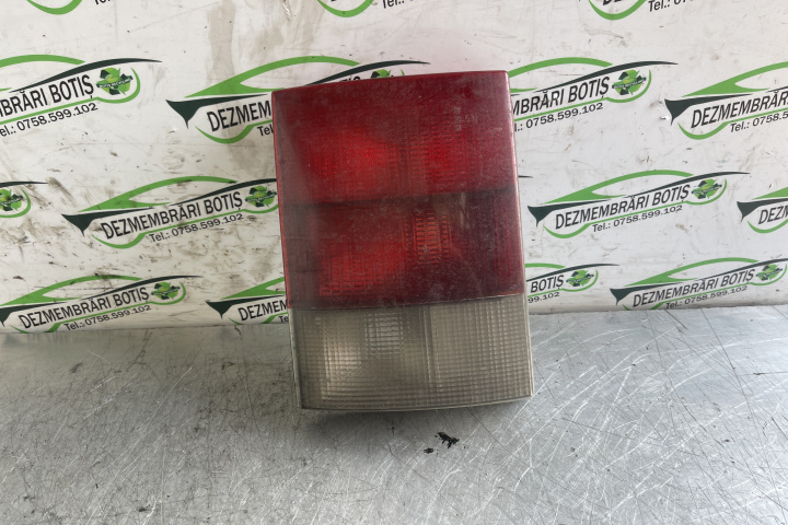 Lampa / Tripla stop stanga pe capota portbagaj 8A0945093J Audi 80 8C/B4 [1991 - 1996] Sedan 1.9 TDI MT (90 hp)