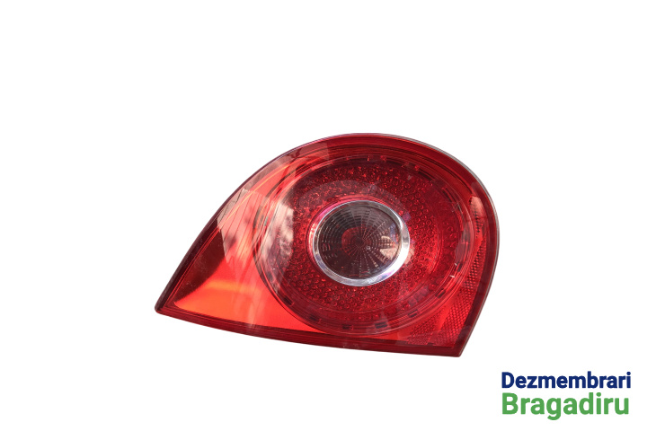 Lampa / Tripla stop stanga pe haion Cod: 1K6945093G 1K6945093G Volkswagen VW Golf 5 [2003 - 2009] Hatchback 3-usi 1.9 TDI 6DSG (105 hp) Cod motor: BKC, Cod cutie: HLH, Cod culoare: LA6Q
