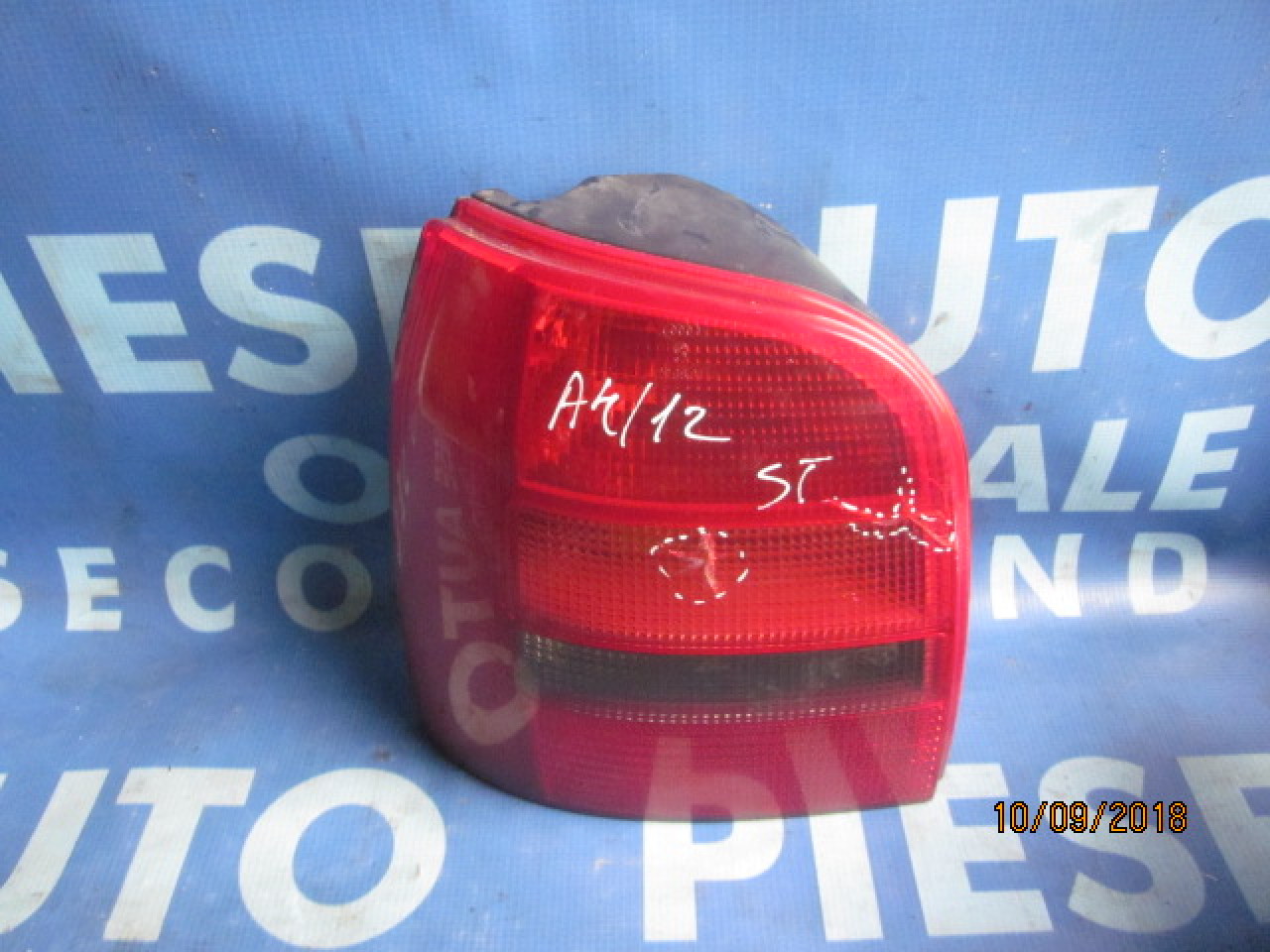 Lampi spate Audi A4 ;8D9945095A