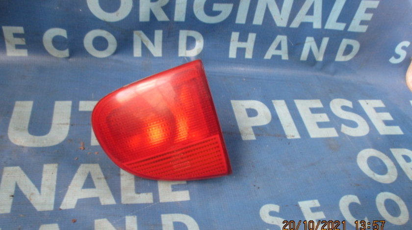 Lampi spate Ford Escort 1998; 93AG15K258
