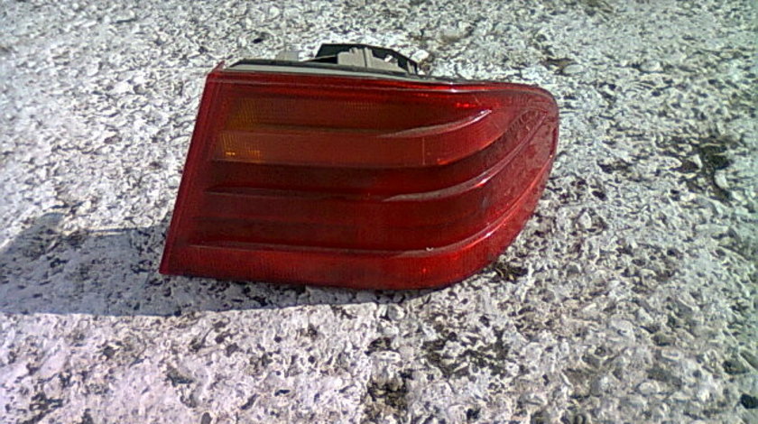 Lampi spate Mercedes E200 W210 1997 (exterior)