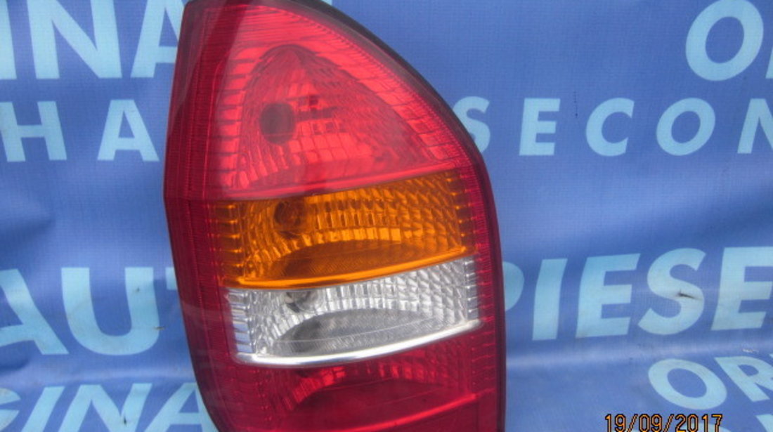 Lampi spate Opel Zafira  (1 ureche rupta)