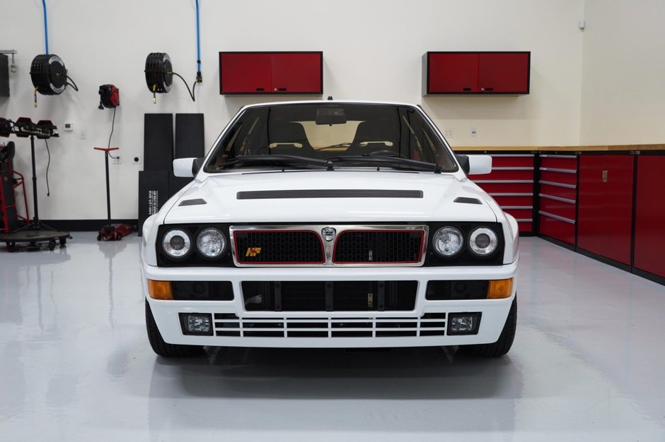 Lancia Delta HF Integrale Evoluzione Martini 5 cu 167 de kilometri la bord