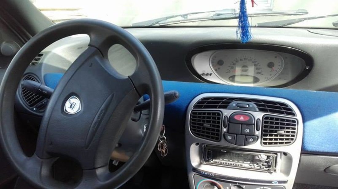 Lancia Ypsilon 1200 injectie 2001